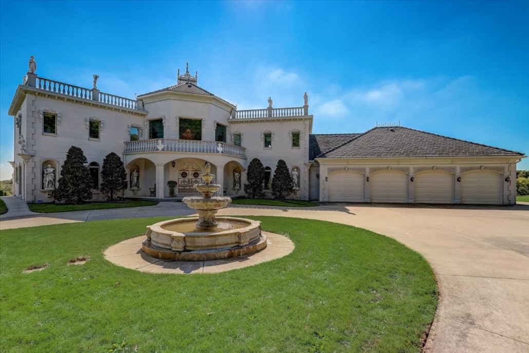 Greenwald Gardens and Manor close to Mukwonago to be bought at public sale