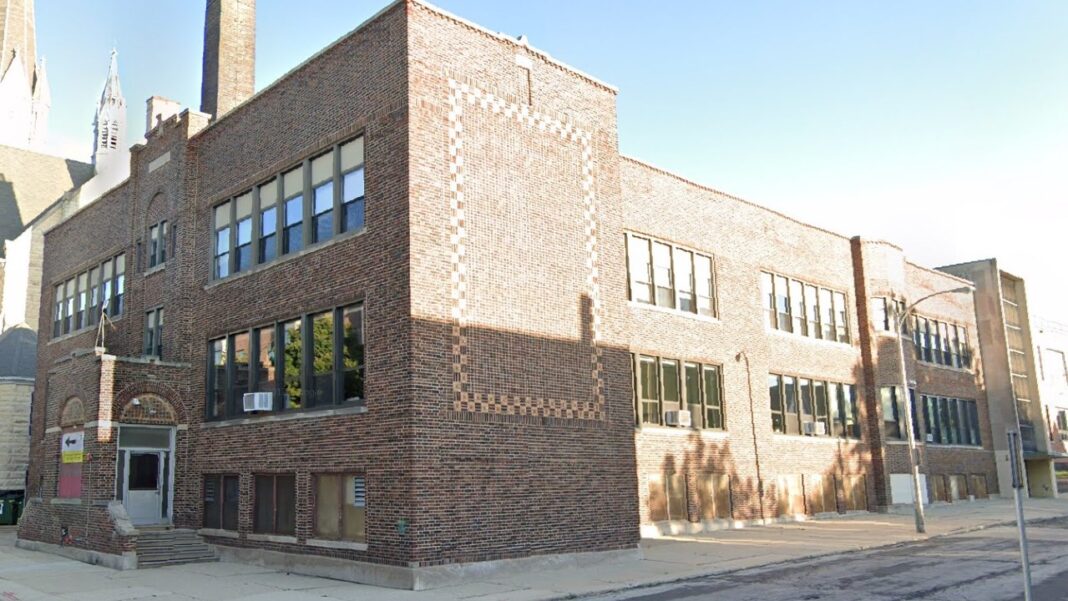 🔒 Milwaukee Academy of Science buys former Penfield Montessori Academy building