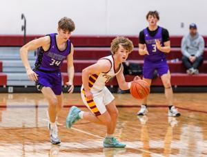 Waterloo boys struggle in conference opener