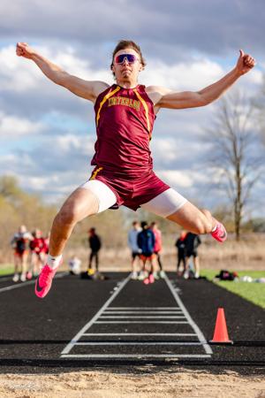 Checking in on the Marshall and Waterloo track teams