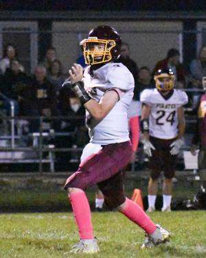 Pirates keep playoff hopes alive with dramatic win