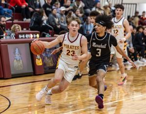 Cardinals race past Pirates to open conference play