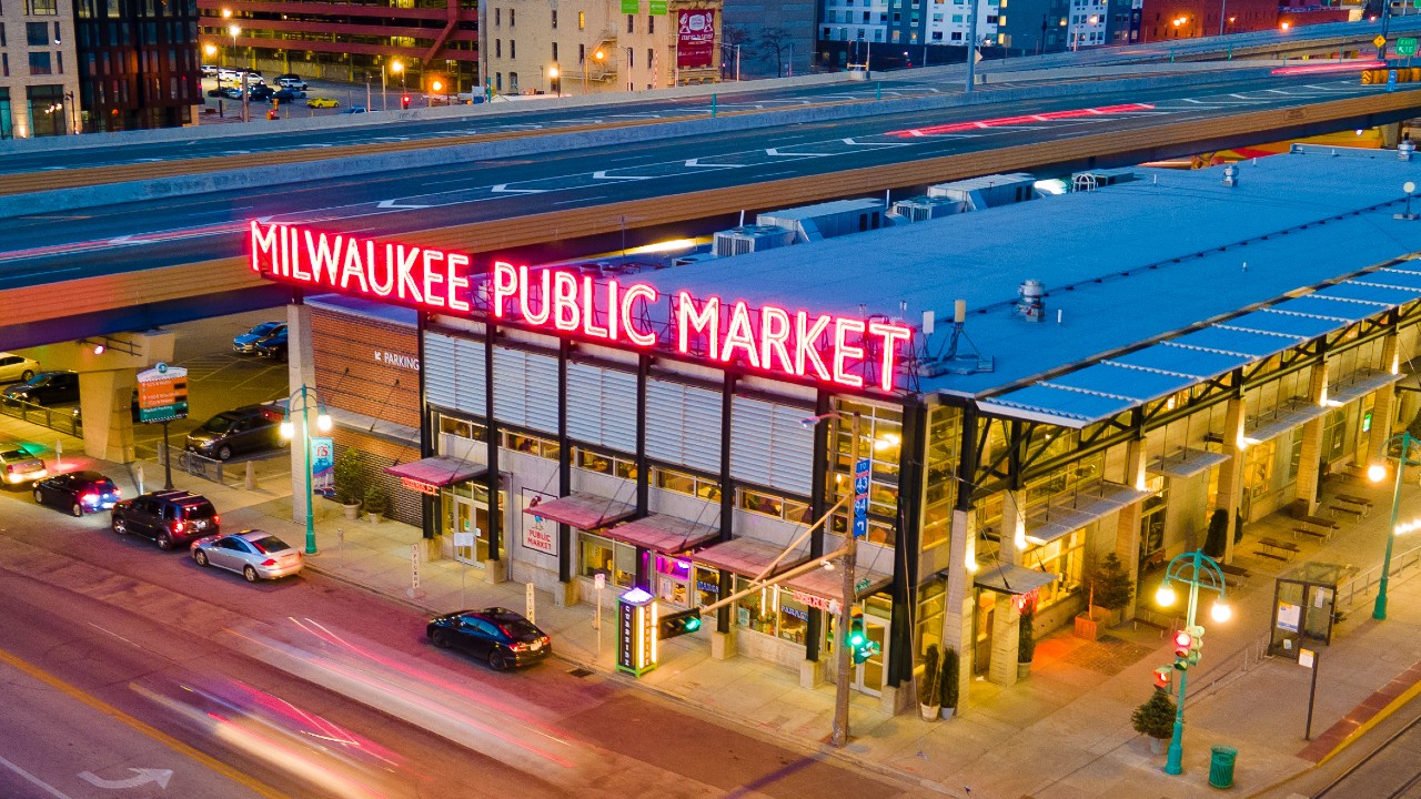 David Alan Alan’s Smokehouse & Saloon opens at Milwaukee Public Market David Alan Alan’s Smokehouse & Saloon opens at Milwaukee Public Market