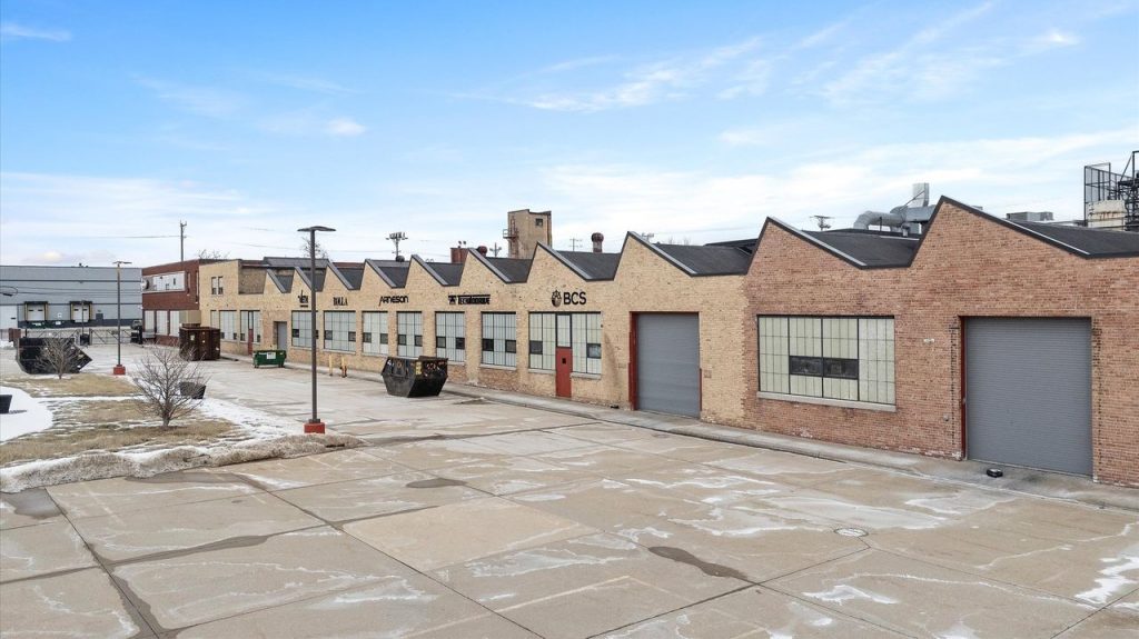 🔒 Former Twin Disc headquarters in Racine is again listed for sale