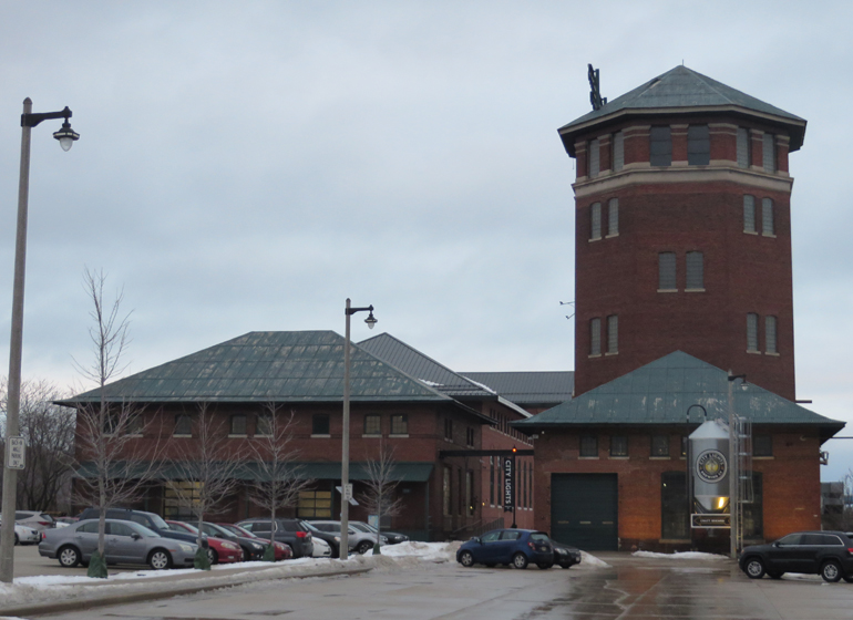 Brewing company co-owned by Vince Lombardi’s grandson to open taproom in former City Lights Brewing space in Milwaukee