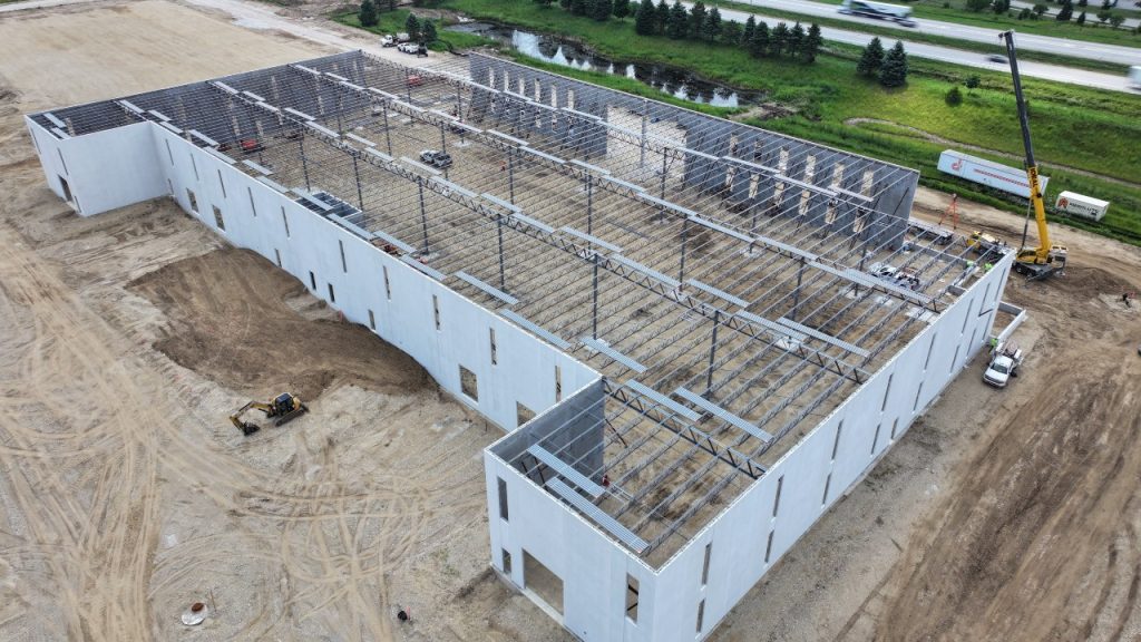 🔒 Construction for tech hub, apartment buildings underway at Pabst Farms in Oconomowoc