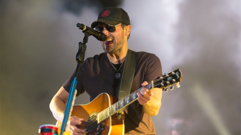 Country music star Kenny Chesney to perform at American Family Field for 7th time